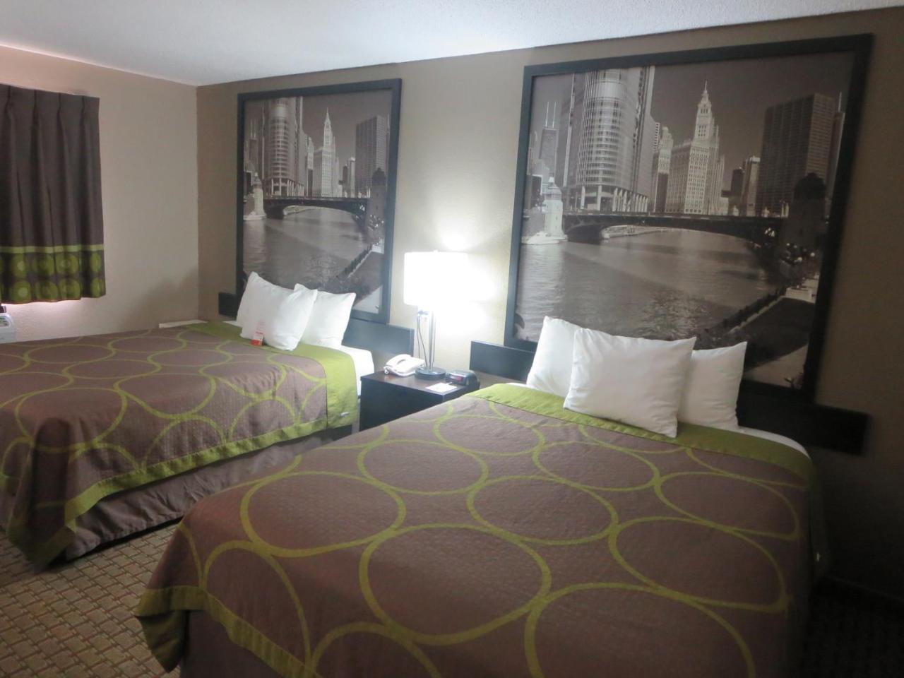 Super 8 By Wyndham Mundelein/Libertyville Area Buitenkant foto
